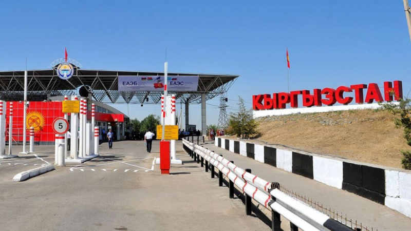 Граждане Узбекистана смогут использовать ID-карты при въезде в Кыргызстан  