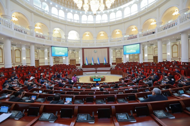 Сегодня депутаты могут принять решение о проведении референдума по изменениям в Конституции 