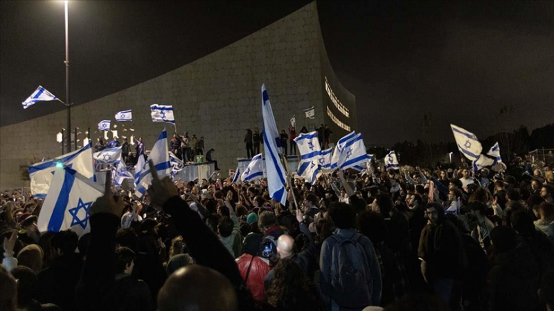 СМИ: Нетаньяху решил приостановить реализацию спорной судебной реформы