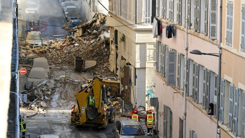 Под завалами разрушенного дома в Марселе могут оставаться до 10 человек