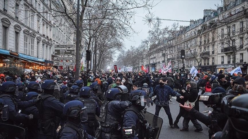 Во Франции продолжаются протесты против пенсионной реформы