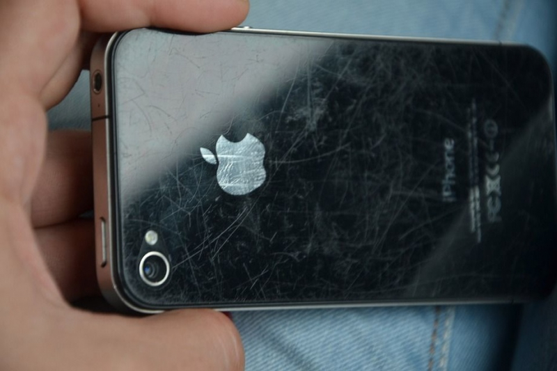 Apple разрабатывает материал «пространственные композиты»: iPhone могут перестать царапаться