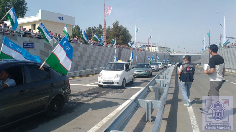 Рядом с Ташкентом открыли новую транспортную развязку. Это облегчит въезд в город со стороны поселка Назарбек 