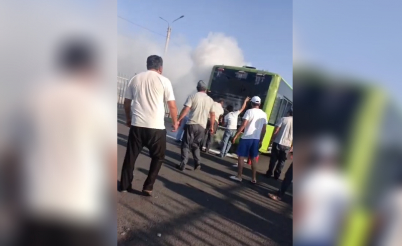 В Ташкенте произошло очередное возгорание в автобусе. Видео  