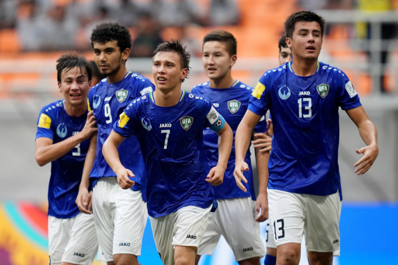Юношеская сборная Узбекистана победив Англию вышла в четвертьфинал Чемпионата мира
