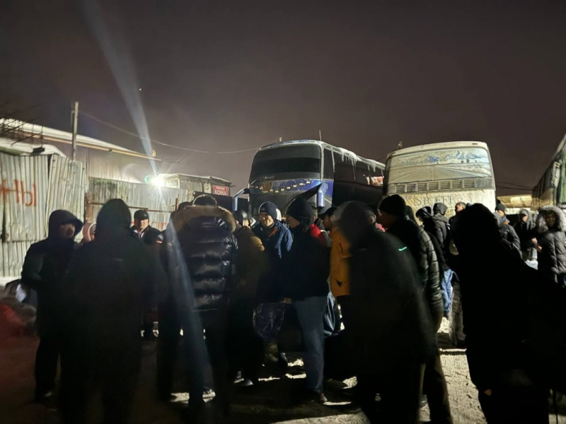 В Москве узбекистанцам, попавшим в руки мошенников, помогли вернуть паспорта и выехать на родину