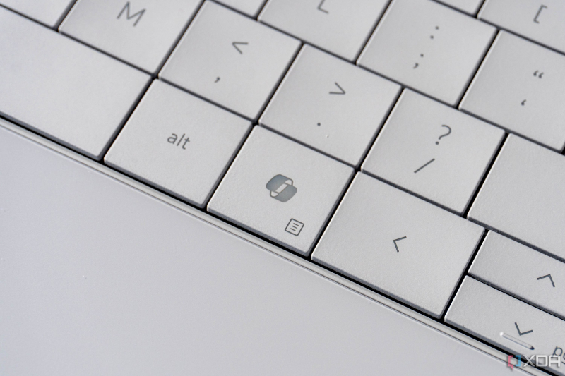 Обзор Dell XPS 16 (2024): MacBook Pro среди Windows
