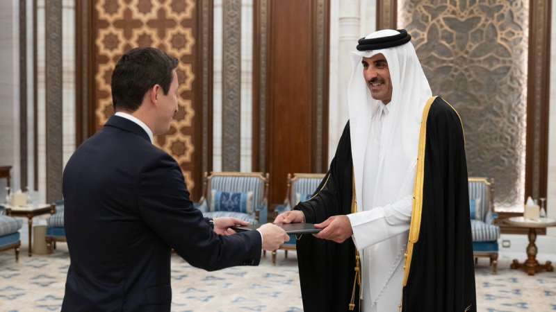 Посол Узбекистана вручил верительные грамоты эмиру Катара