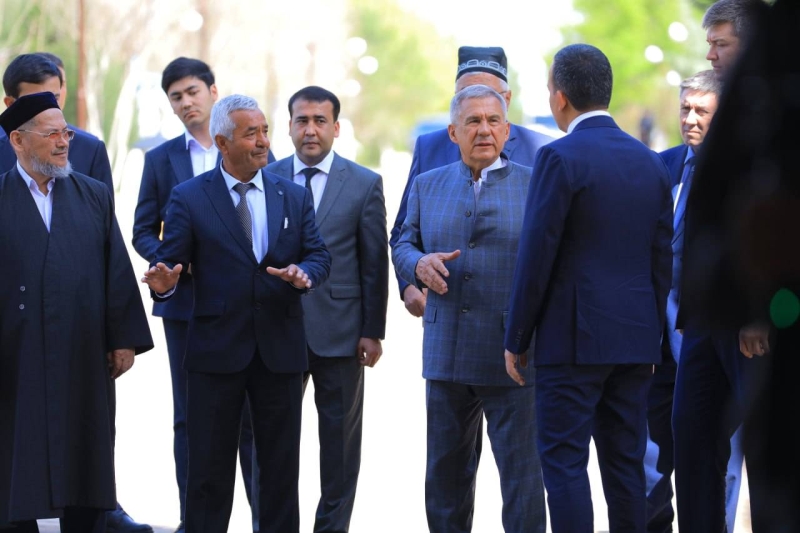 Рустам Минниханов прибыл с официальным визитом в Сурхандарьинскую область