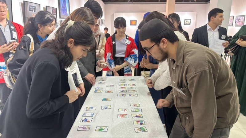 В Ташкенте прошел турнир по игре в японские карты