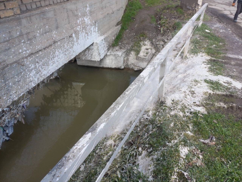 Вода в канале Каракамыш в Ташкенте окрасилась в белый цвет  — видео