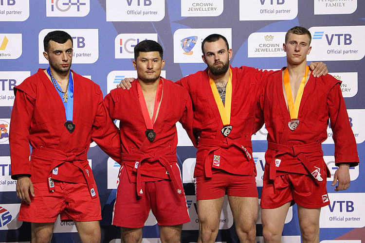 Муротов Озодбек первенствовал на Кубке мира по самбо в Армении