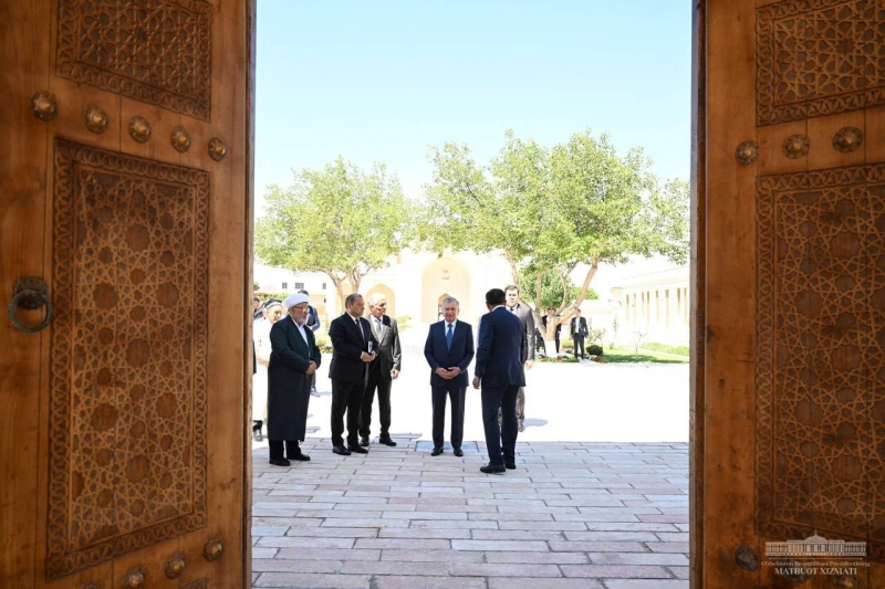 Шавкат Мирзиёев прибыл в Бухару