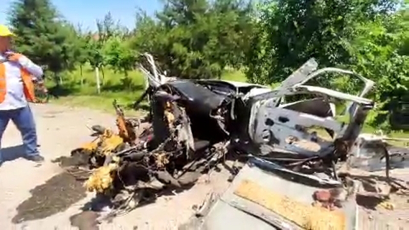 В Джизакской области в машине на ходу взорвался газовый баллон. Видео