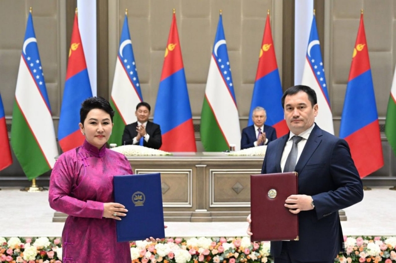 Делегации Узбекистана и Монголии подписали 14 документов