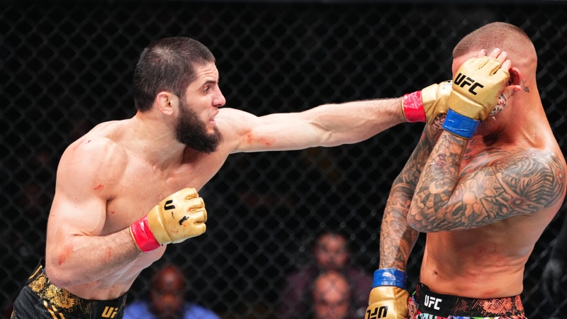 Ислам Махачев досрочно победил Дастина Порье на UFC 302