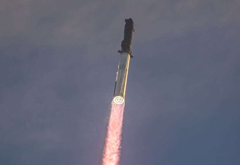SpaceX осуществила тестовый запуск самой большой в мире ракеты
