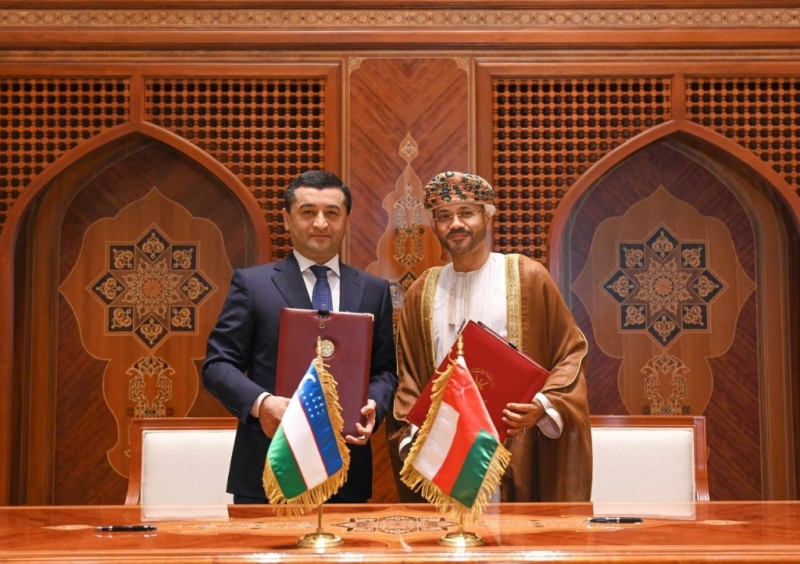 Узбекистан и Оман ввели безвизовый режим для обладателей диппаспортов