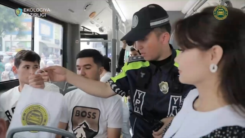 В Ташкенте наградили горожан, выбравших в «День без автомобиля» общественный транспорт