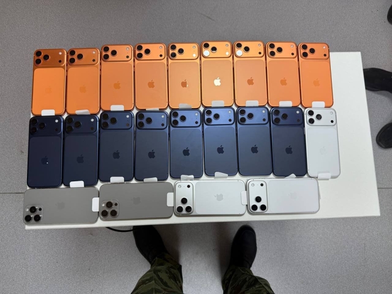 Гражданин Казахстана пытался завезти в Узбекистан новые iPhone 17, спрятав их под одеждой