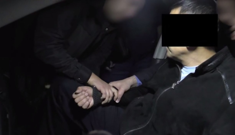 Сотрудника хокимията Яшнабадского района поймали на взятке