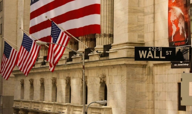 ЦБ разрешил инвестировать в США, но акции Apple пока купить не получится