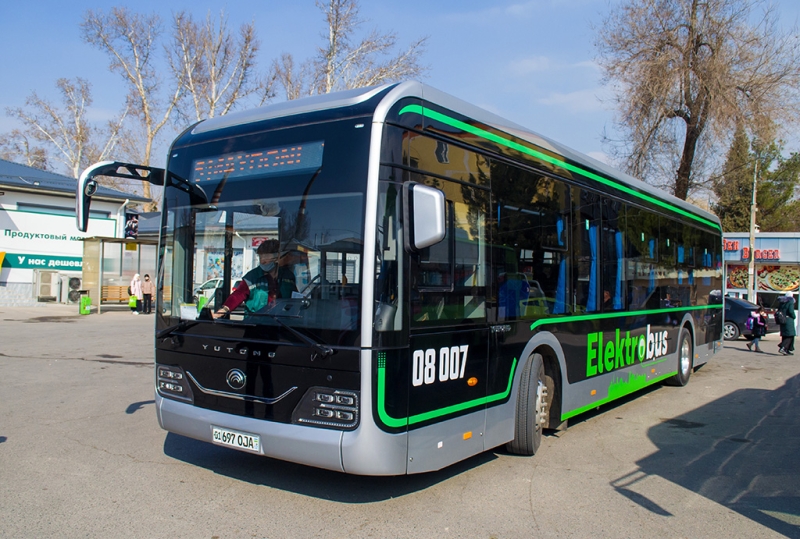 В Ташкенте мужчина получил стандартные 5 суток за домогательство несовершеннолетней в автобусе