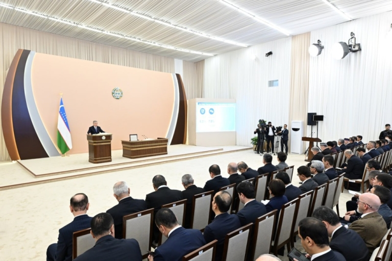 Мирзиёев предупредил хокимов и министров о персональной ответственности за инвестпроекты