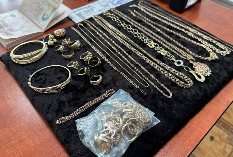 Набитые золотом "живые контейнеры" попались в аэропорту Ташкента