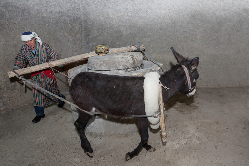Семья, которая сохранила гиждуванскую керамику: семь поколений мастеров и три ремесла