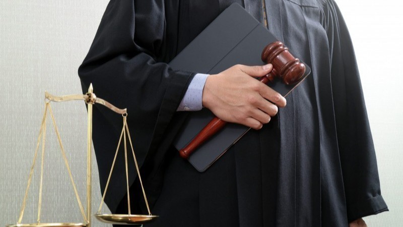 В Сырдарье судья экономического суда задержан при получении взятки