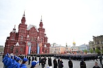 Дань памяти через поколения. Президент Узбекистана побывал на торжествах в честь 9 Мая в Москве