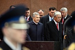 Дань памяти через поколения. Президент Узбекистана побывал на торжествах в честь 9 Мая в Москве