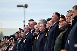 Дань памяти через поколения. Президент Узбекистана побывал на торжествах в честь 9 Мая в Москве